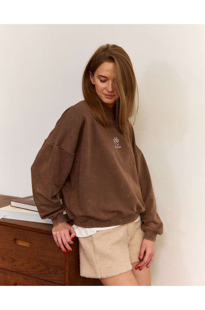 Світшот з вишивкою "Лапка"