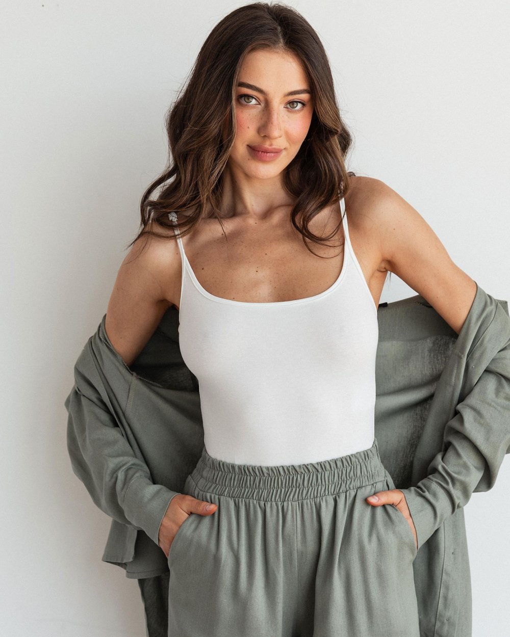 Майка на бретелях